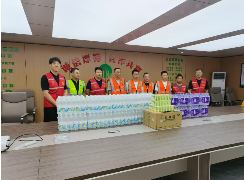 慰問關(guān)懷 | 夏日送清涼，為一線建設(shè)者撐起防暑降溫“遮陽傘”